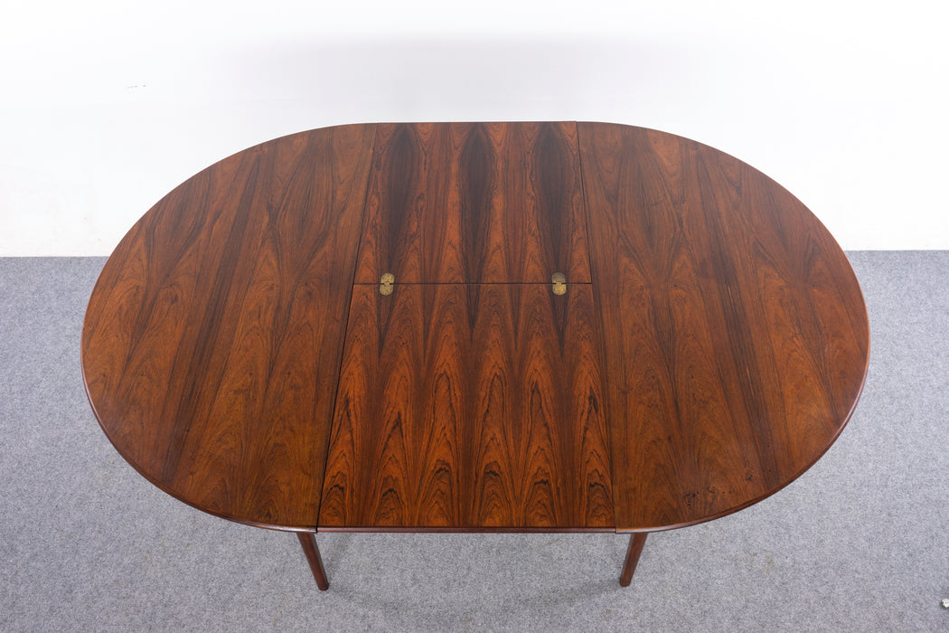 Danish Modern Rosewood Dining Table - (326-189)