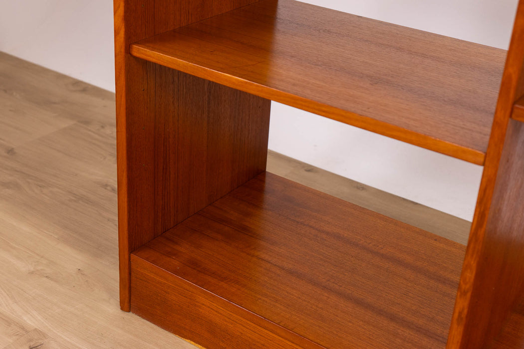 Vintage Mid-Century Teak Bookcase / Console - (D1646)