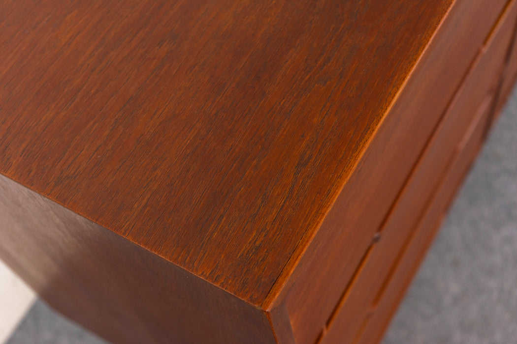Teak Mid-Century Dresser - (D1472)