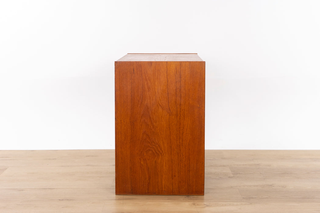Mid-Century Teak Dresser - (D1551)