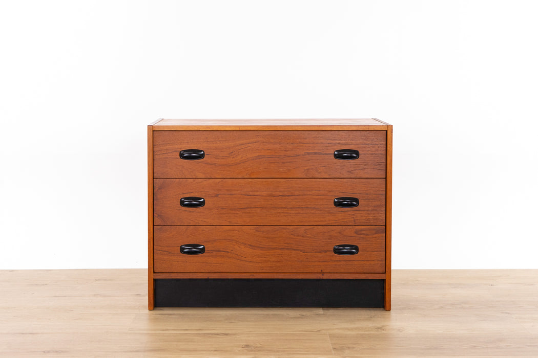 Mid-Century Teak Dresser - (D1552)