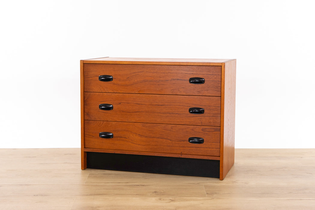 Mid-Century Teak Dresser - (D1552)