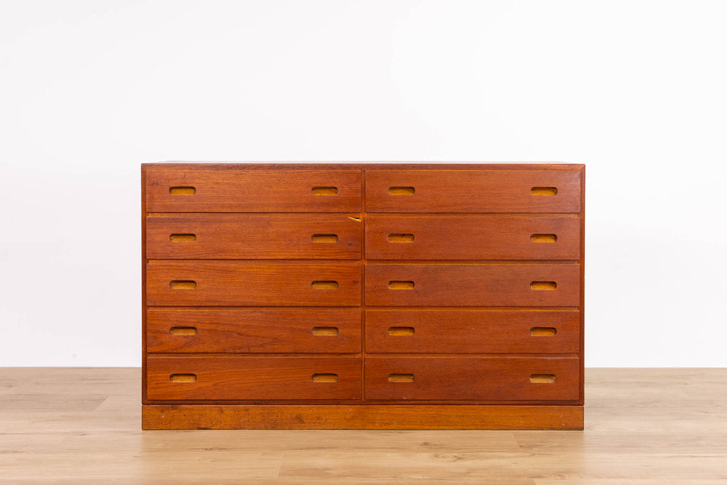 Danish Modern Teak Double Dresser by Børge Mogensen - (D1635)