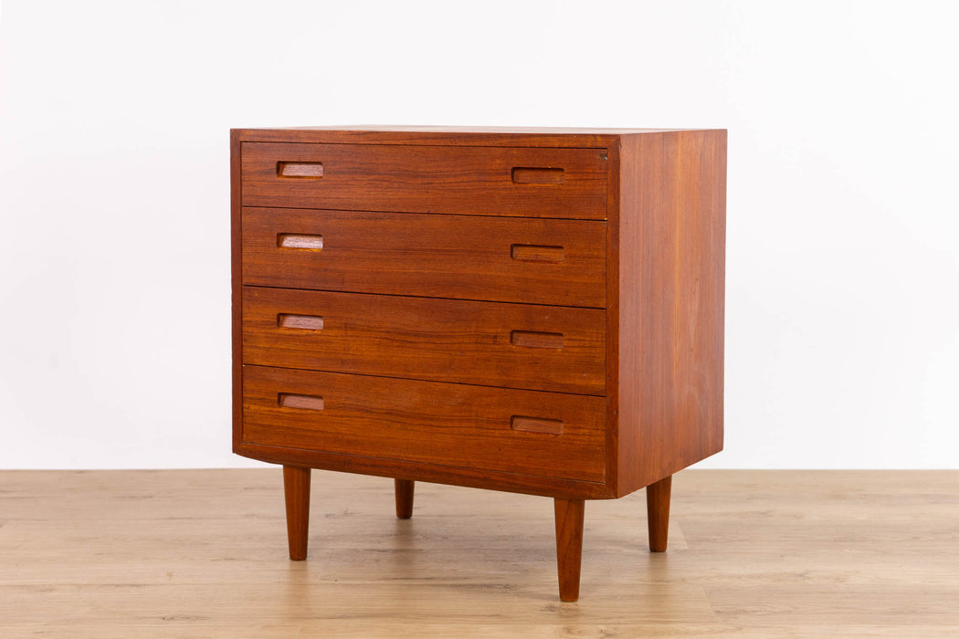 Danish Modern Teak Dresser by Poul Hundevad - (D1636)