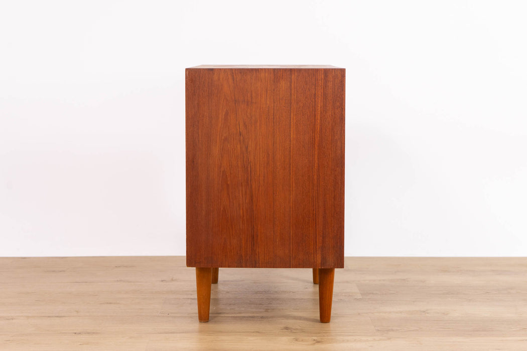 Danish Modern Teak Dresser by Poul Hundevad - (D1637)