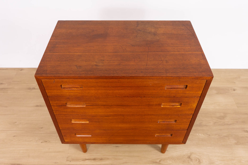 Danish Modern Teak Dresser by Poul Hundevad - (D1637)