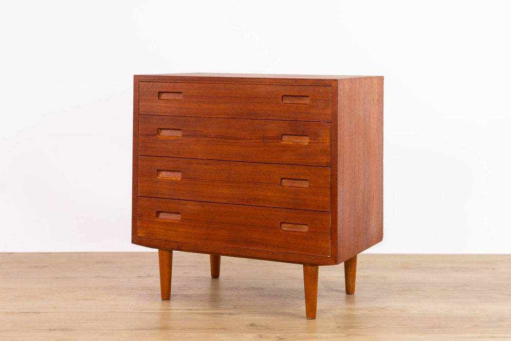 Danish Modern Teak Dresser by Poul Hundevad - (D1637)