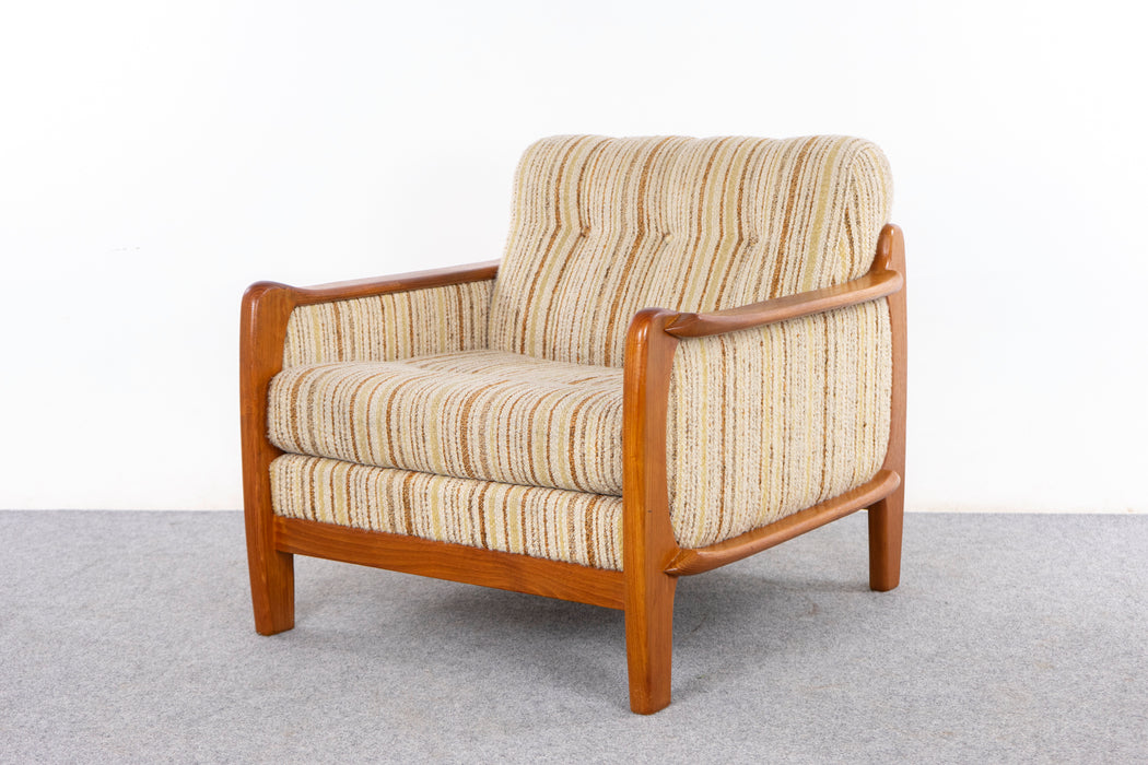 Mid Century Teak Lounge Chair - (D1488)