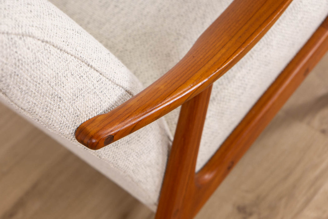 Danish Mid Century Teak Lounge Chair - (D1650)