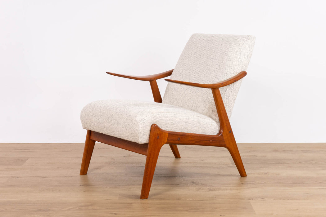 Danish Mid Century Teak Lounge Chair - (D1650)