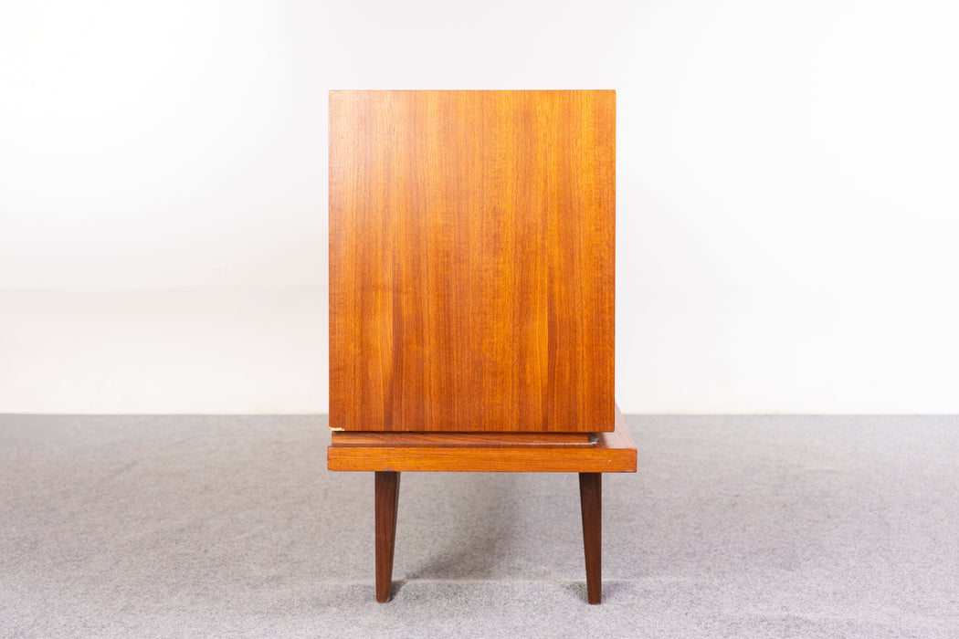 Teak Danish Sideboard - (326-132)