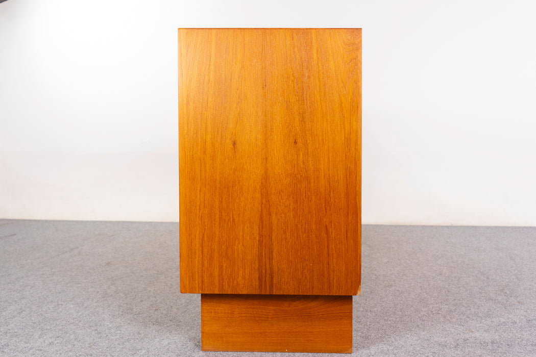 Teak Mid-Century Sideboard - (D1422)