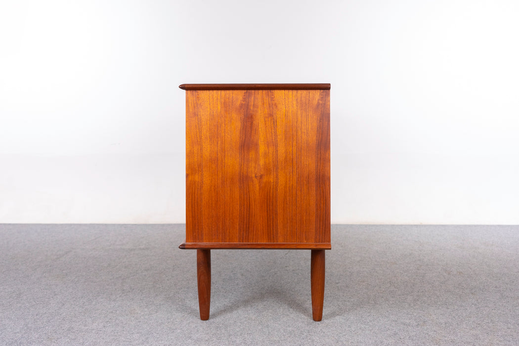 Mid-Century Modern Teak Sideboard - (D1485)