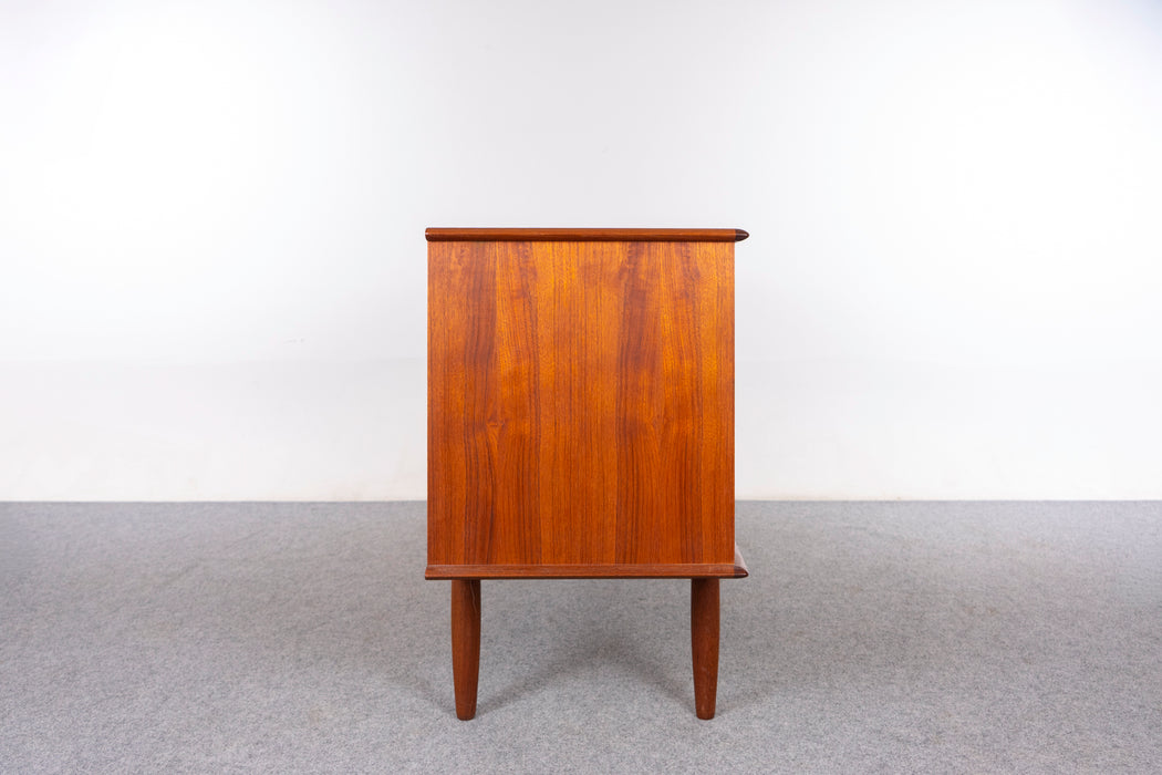 Mid-Century Modern Teak Sideboard - (D1485)