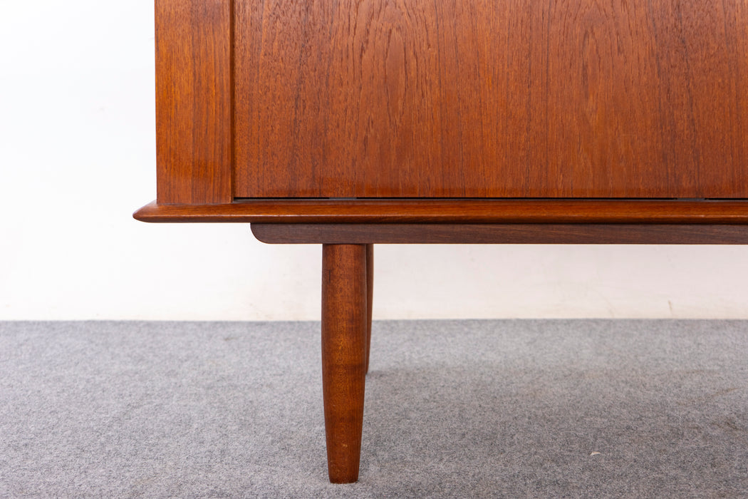 Mid-Century Modern Teak Sideboard - (D1485)