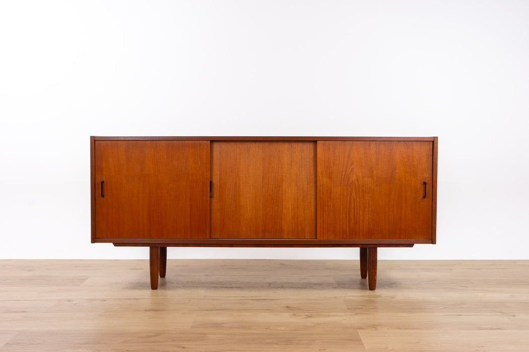 Mid-Century Modern Teak Sideboard  - (D1688.1)