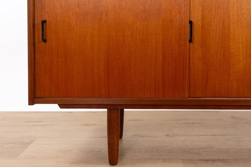 Mid-Century Modern Teak Sideboard  - (D1688.1)