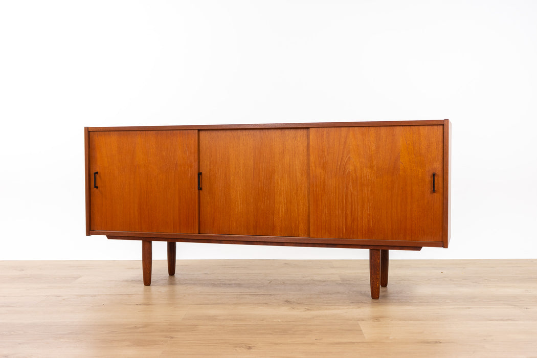 Mid-Century Modern Teak Sideboard  - (D1688.1)