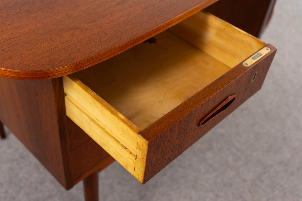 Teak Danish Mid-Century Desk - (325-117)