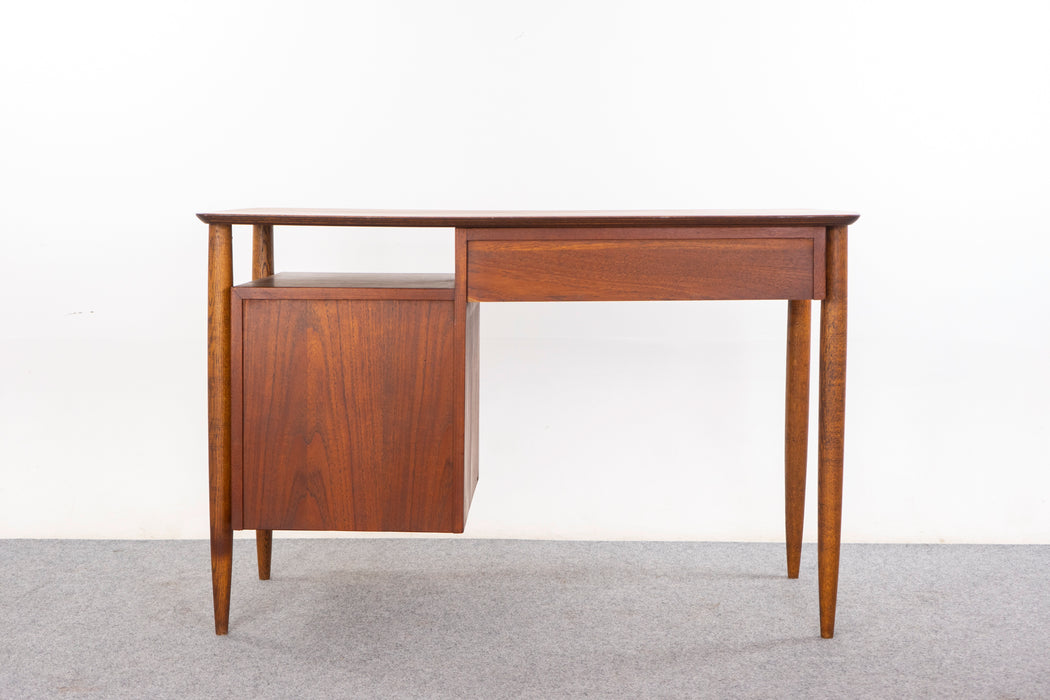 Teak & Oak Danish Desk - (D1468)