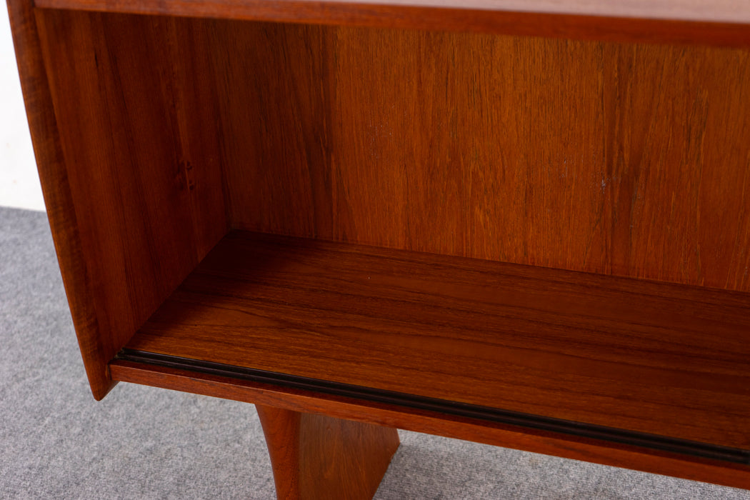 Mid-Century Modern Teak Cabinet - (D1486)