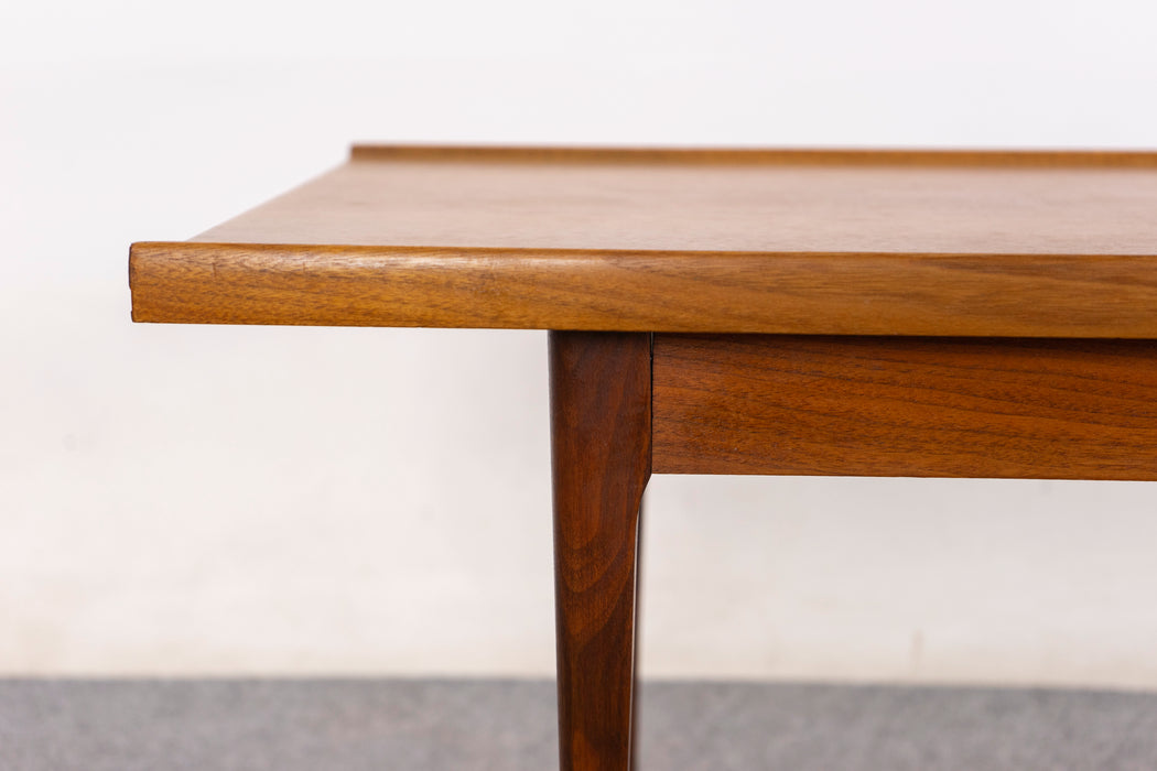 Walnut Mid-Century Coffee Table - (D1428)