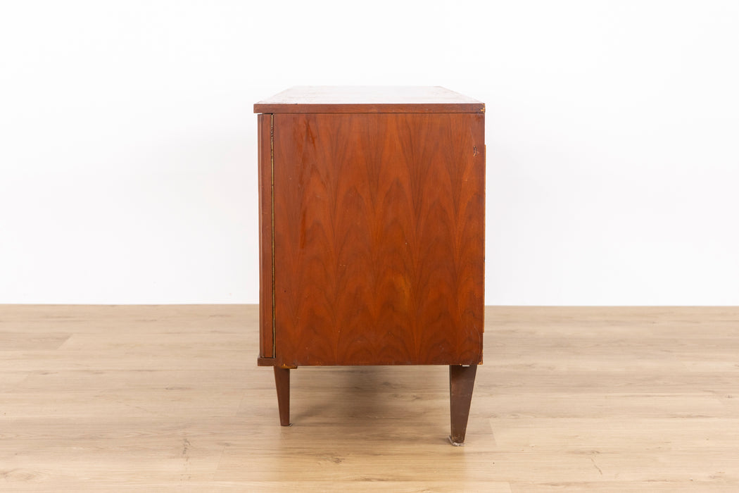 Mid-Century Modern Walnut Sideboard - (D1584)