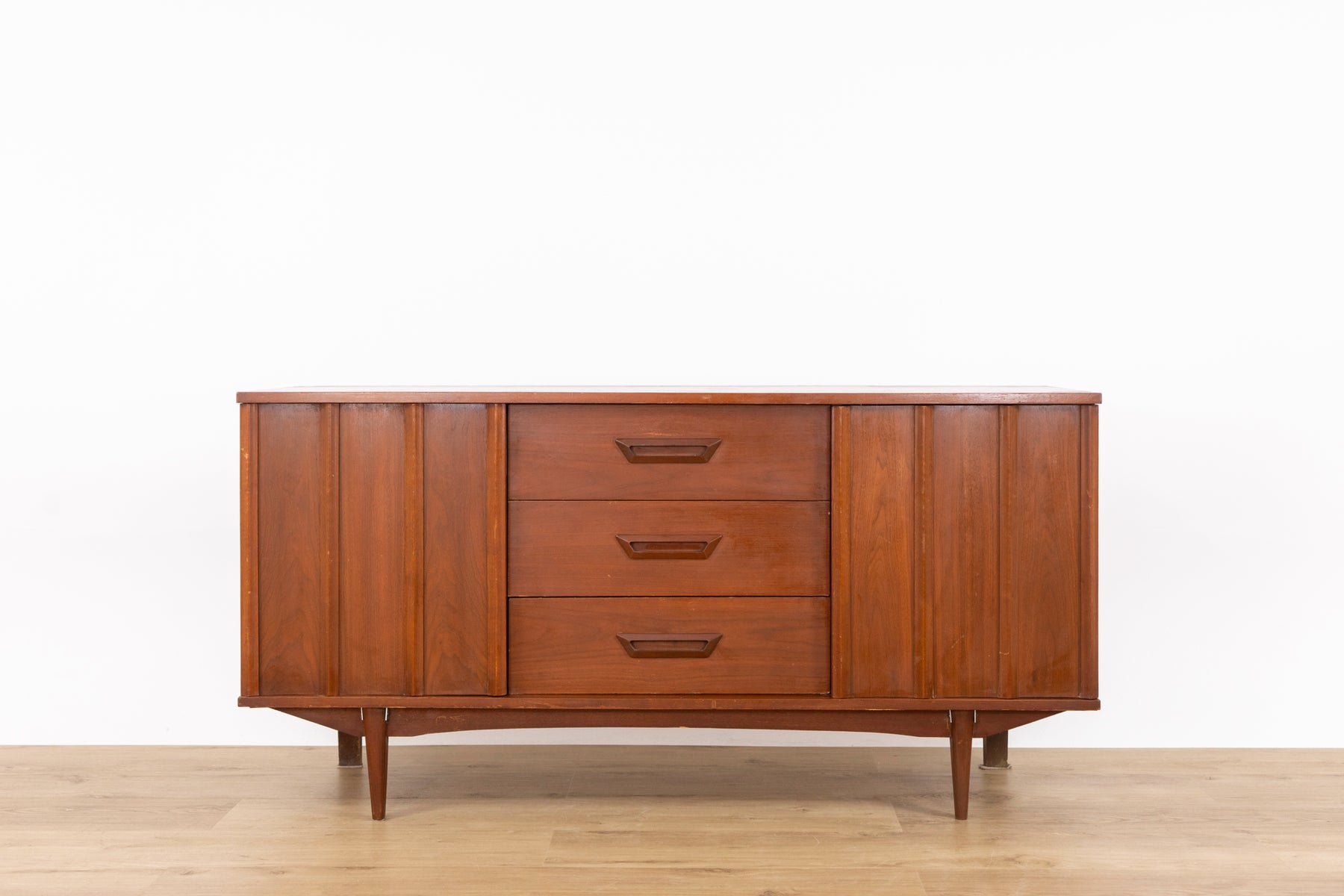 Mid-Century Modern Walnut Sideboard - (D1584)