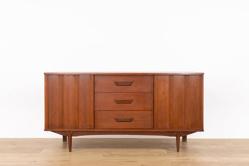 Mid-Century Modern Walnut Sideboard - (D1584)