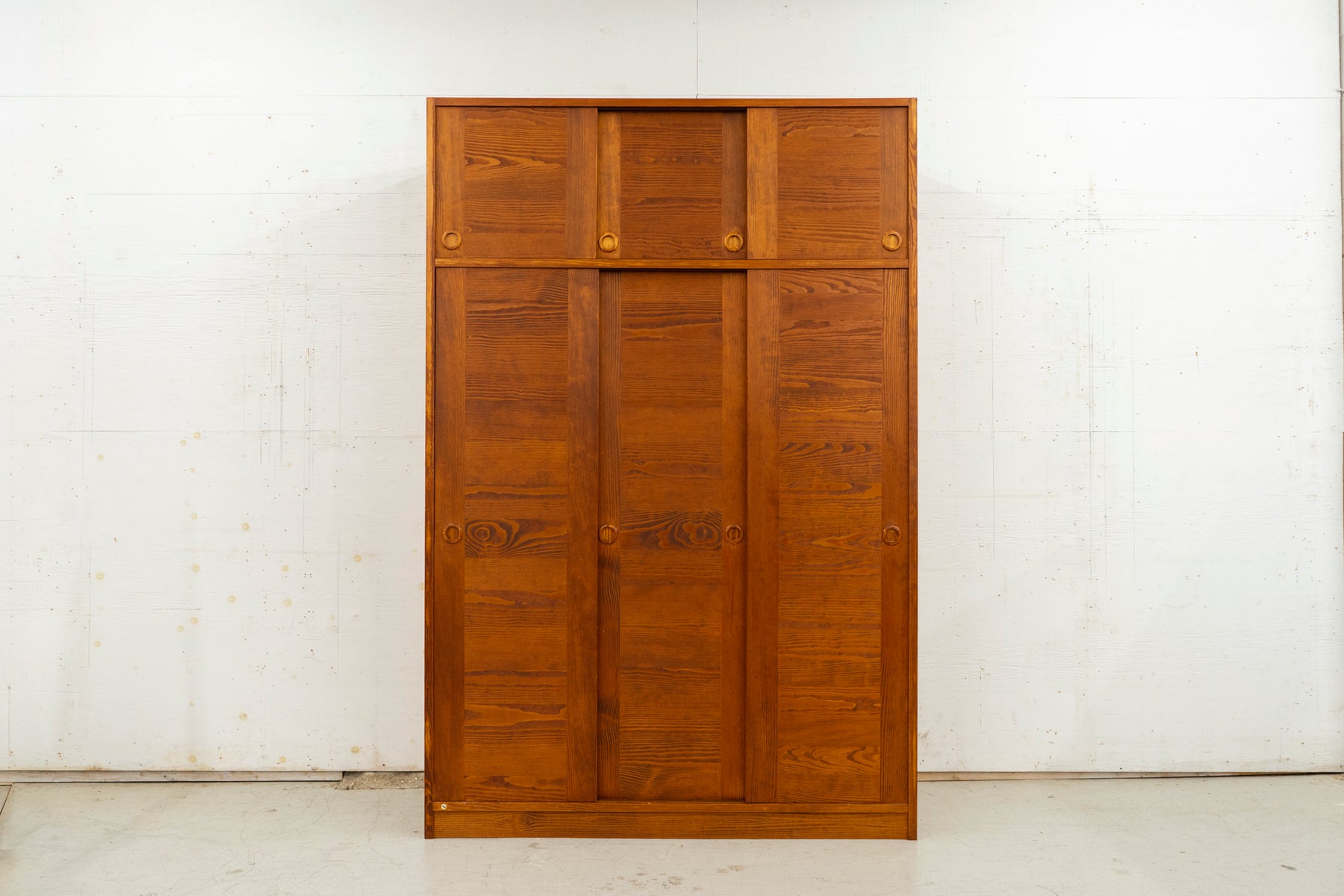 Mid-Century Modern Pine Wardrobe - (D1554)