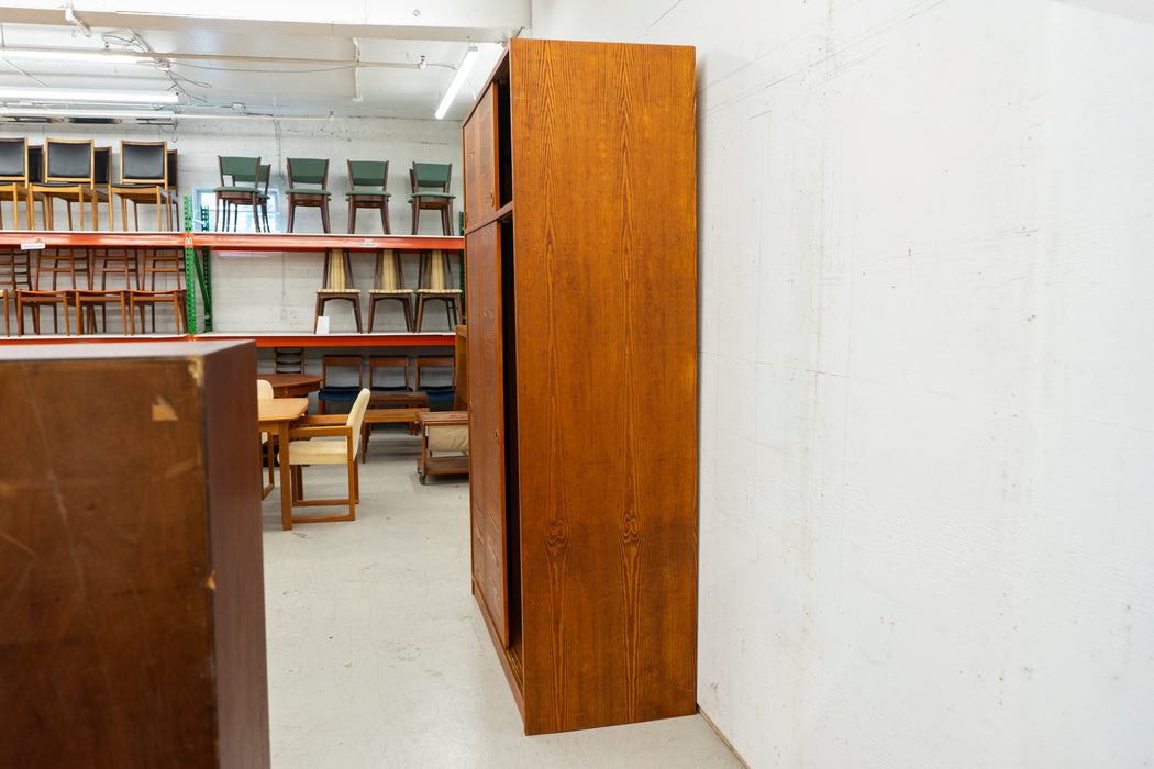 Mid-Century Modern Pine Wardrobe - (D1554)