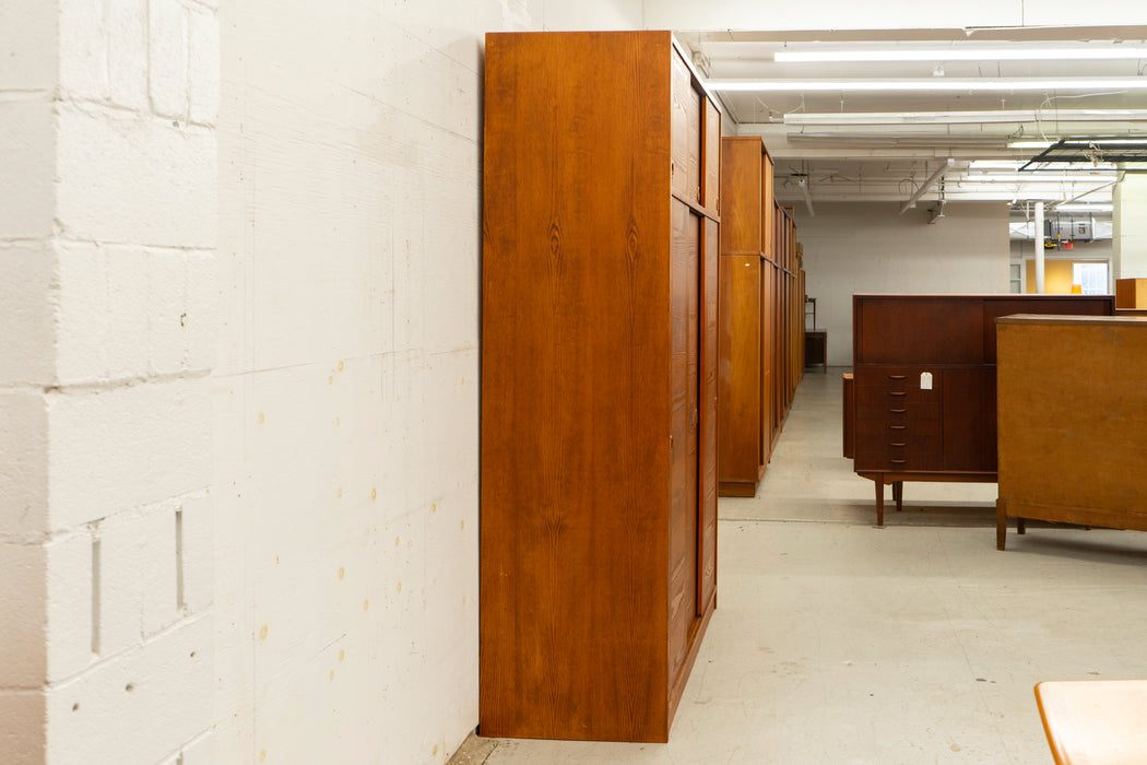 Mid-Century Modern Pine Wardrobe - (D1554)