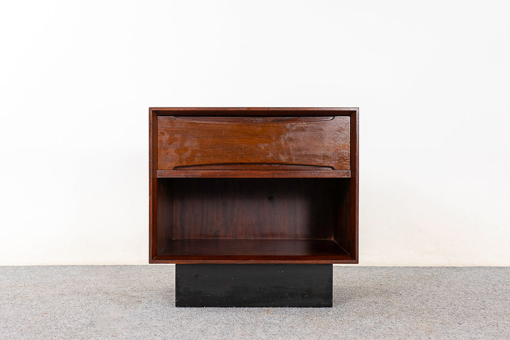Rosewood Mid-Century Bedside Table by Drylund - (322-020)