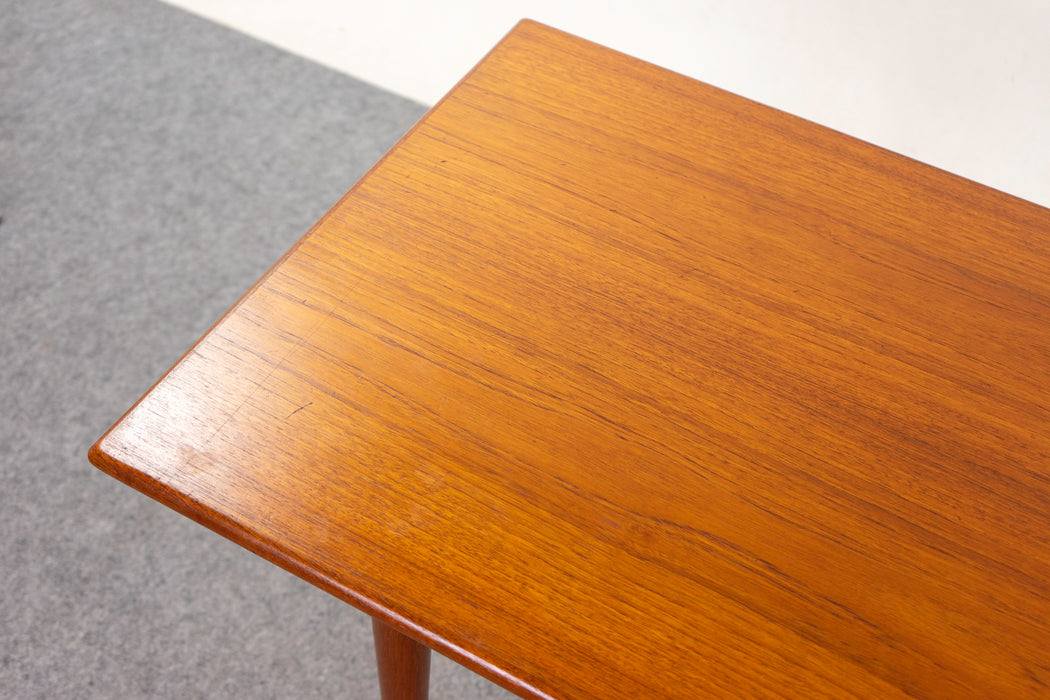 Teak Mid-Century Coffee Table - (D1180)