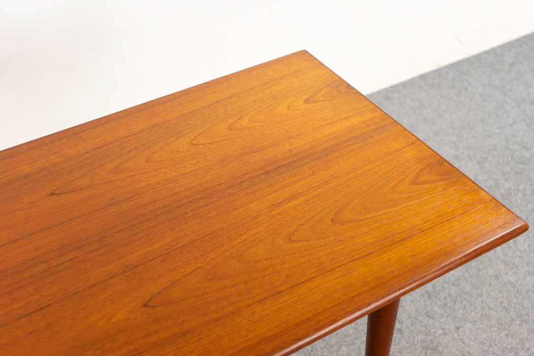 Teak Mid-Century Coffee Table - (D1180)