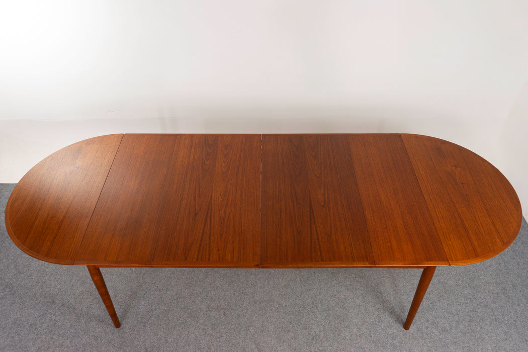 Teak Model 227 Dining Table by Arne Vodder - (322-159)