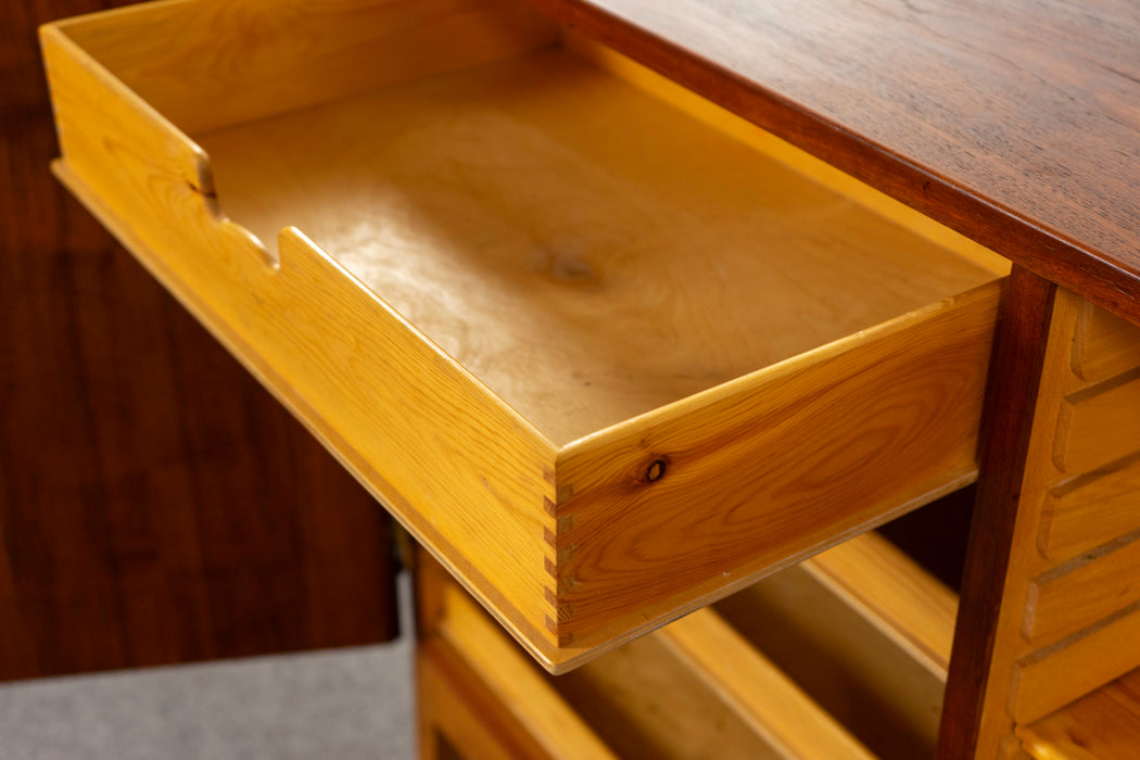 Teak & Oak Sideboard by Borge Mogensen - (D1262)