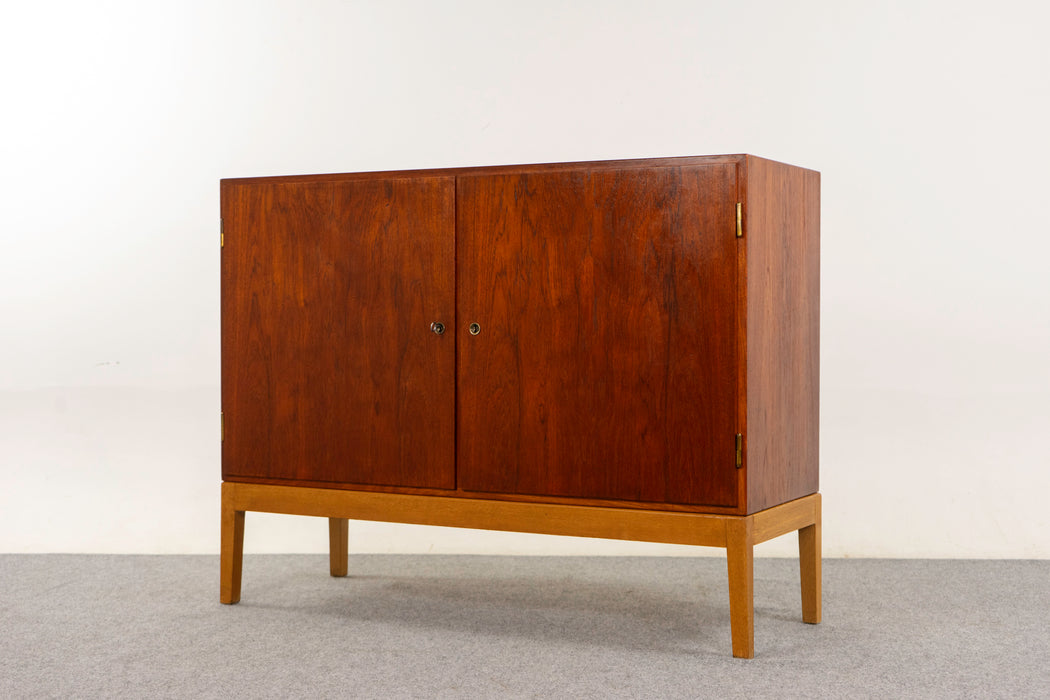 Teak & Oak Sideboard by Borge Mogensen - (D1262)