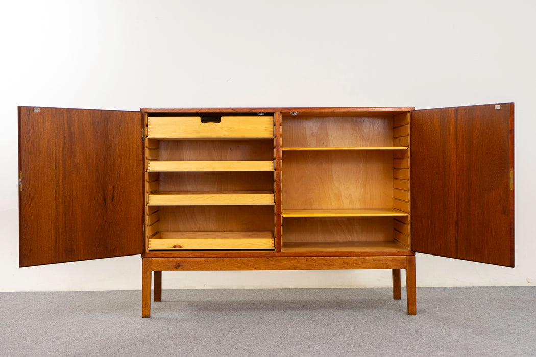 Teak & Oak Sideboard by Borge Mogensen - (D1263)