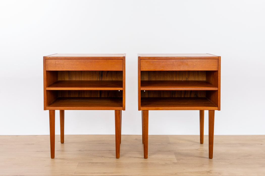 Pair of Danish Modern Teak Bedsides by Hundevad - (D1529)