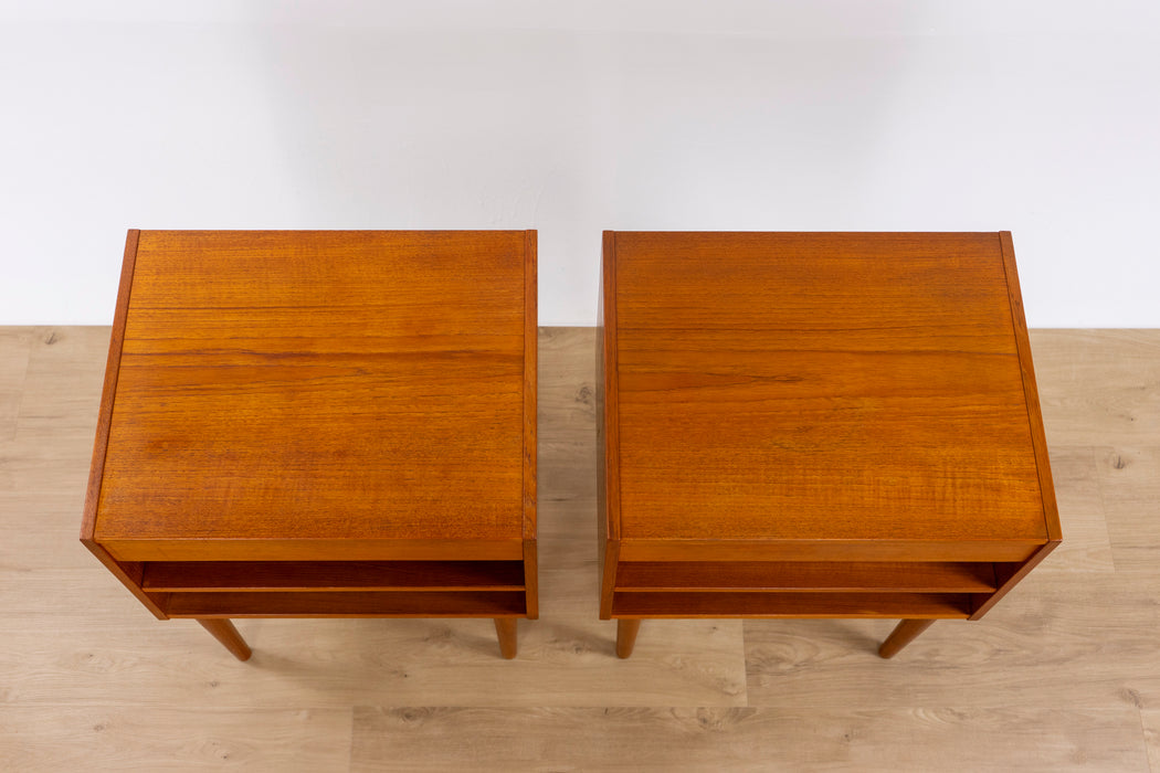 Pair of Danish Modern Teak Bedsides by Hundevad - (D1529)