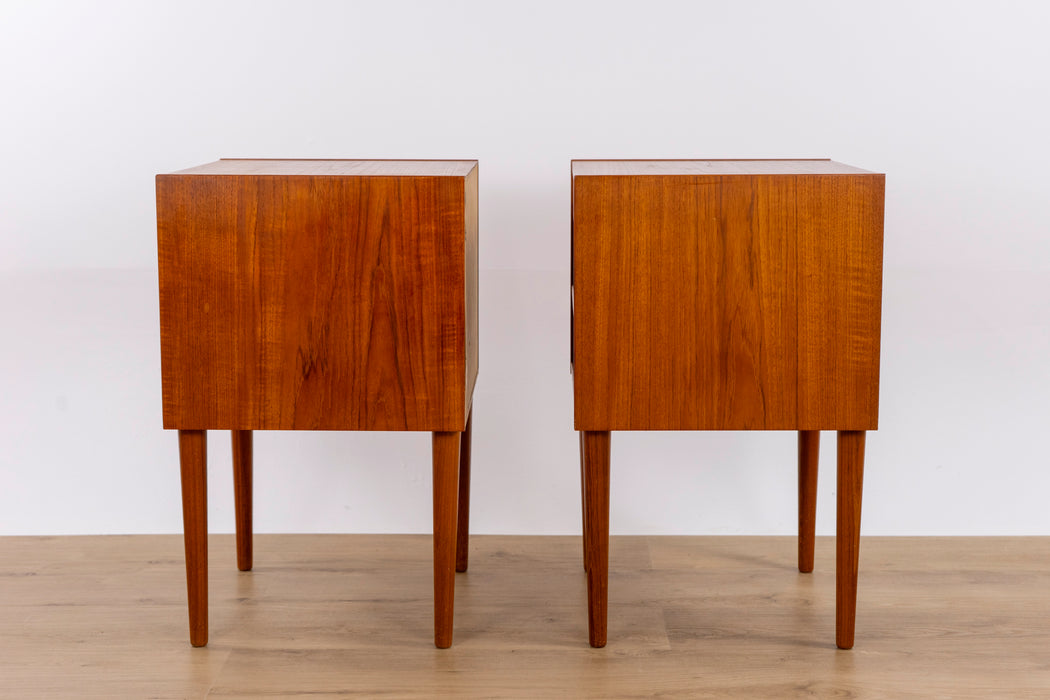Pair of Danish Modern Teak Bedsides by Hundevad - (D1529)