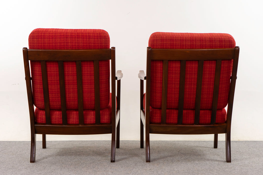 Beech Lounge Chair Pair - (325-014)