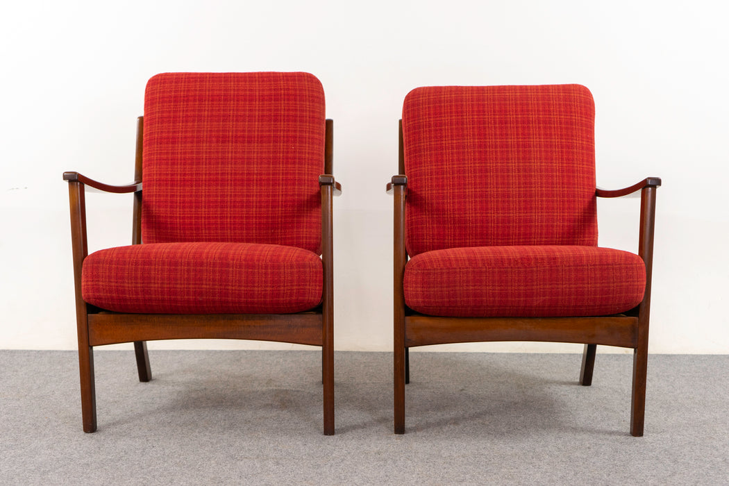 Beech Lounge Chair Pair - (325-014)