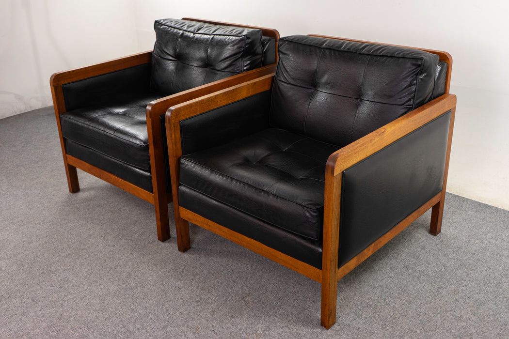 Oak & Vinyl Lounge Chair Pair - (D1291)