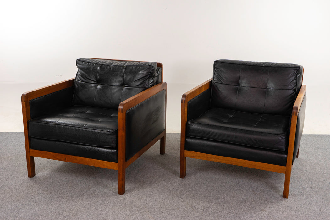 Oak & Vinyl Lounge Chair Pair - (D1291)