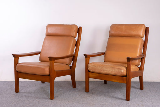 Danish Modern Teak Lounge Chair Pair by Juul Christensen- (326-141)