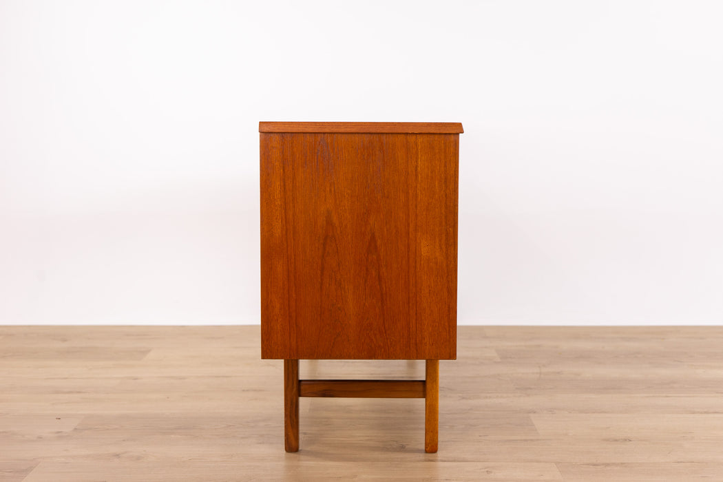 Vintage Scandinavian Teak Sideboard - (D1676)