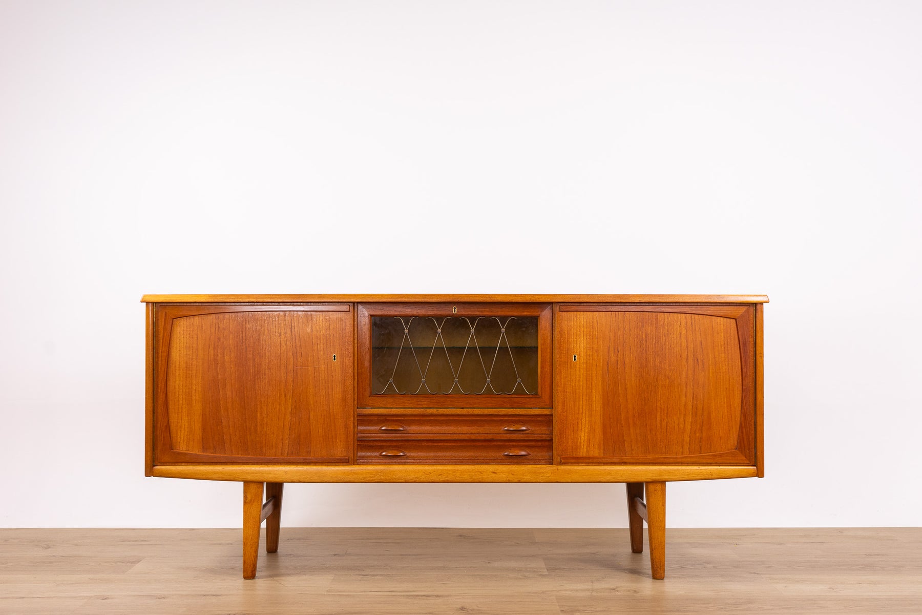 Vintage Scandinavian Teak Sideboard - (D1676)