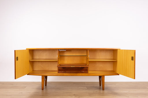 Vintage Scandinavian Teak Sideboard - (D1676)